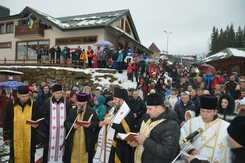 Освячення води на Буковелі .(ФОТО)